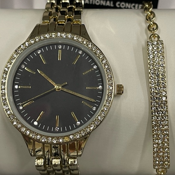 I.N.C Ladies Watch with Braclet - Picture 3 of 3